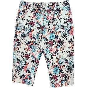 St. John’s bay size 14 white with blues, oranges, reds floral cropped pants